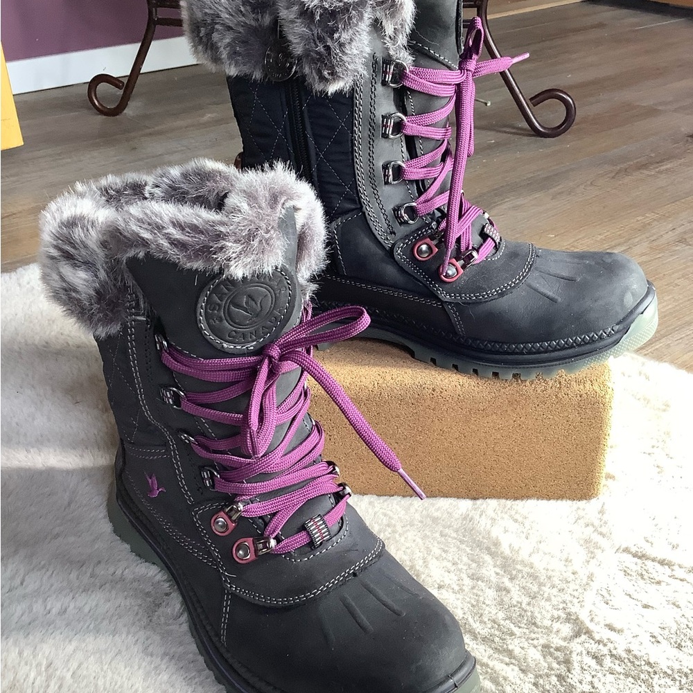 Women's Black and Purple Winter Boots